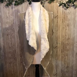 Altar’d state faux fur suede vest with pockets